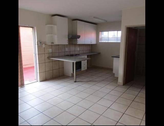 2 BEDROOM PROPERTY TO RENT IN HELDERKRUIN